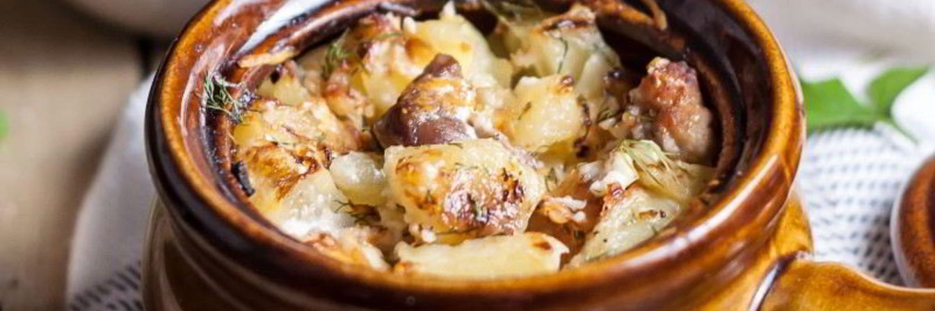 Жаркое из курицы в горшочках