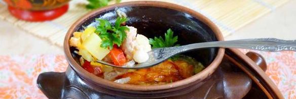 жаркое из свинины с картошкой в горшочках