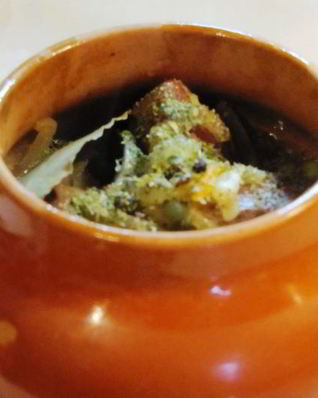 Жаркое с говядиной в горшочках по-домашнему