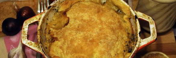 жаркое с языком и беконом под крышкой из слоеного теста сытый патрик