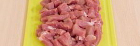 жаркое в горшочках под крышечкой из теста