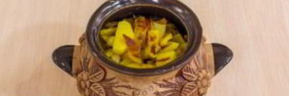 жаркое в горшочках под крышечкой из теста