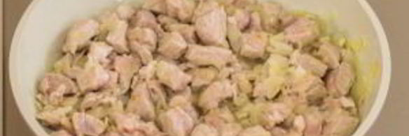 жаркое в горшочках под крышечкой из теста