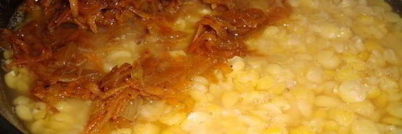 гороховая каша с мускатным орехом и соевым соусом