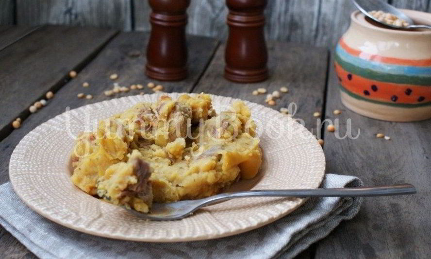Рецепт гороховой каши со свининой в мультиварке