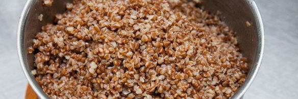 гречка с грибами и чесночными гренками