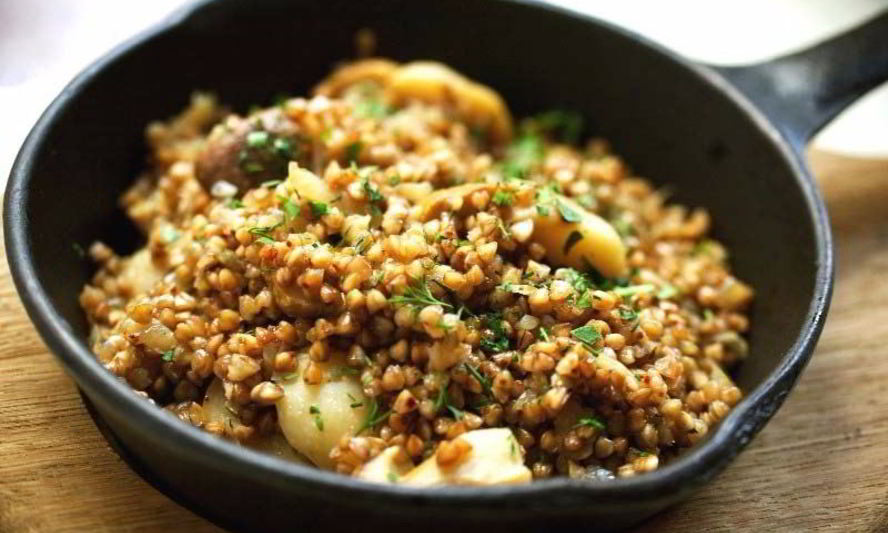 Рецепт гречки с грибами и перцем чили