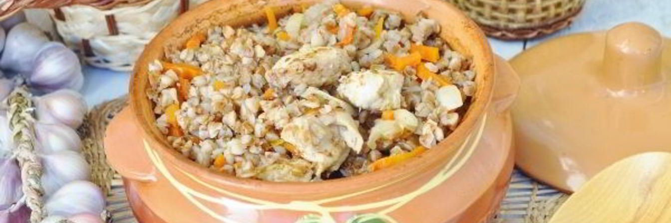 Гречка с курицей в горшочках