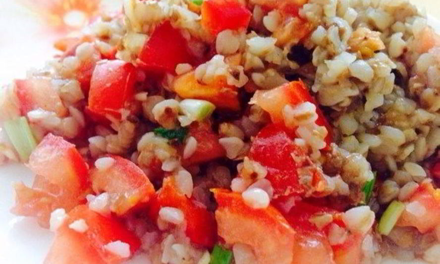 Рецепт гречки с помидорами и чесноком