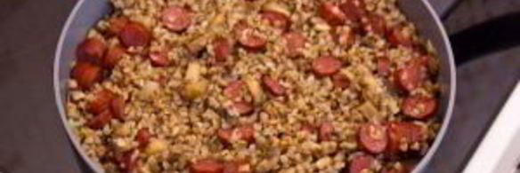 гречка с сосисками и грибами