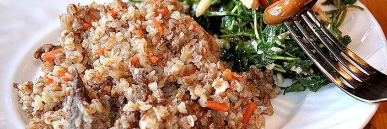 Гречка с тушенкой и грибами