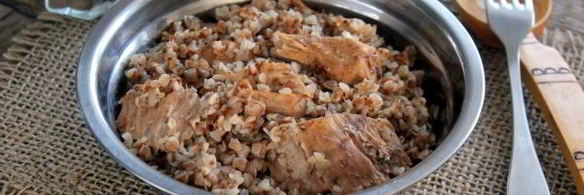 гречка с тушенкой в кастрюле