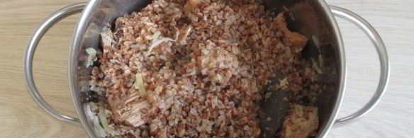 гречка с тушенкой в кастрюле