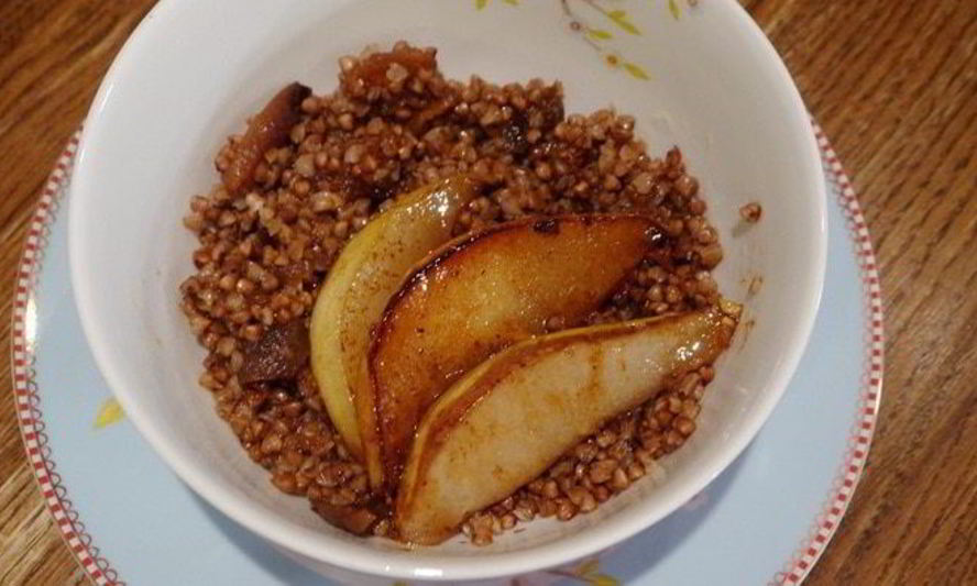 Рецепт гречневой каши с курагой и грушей