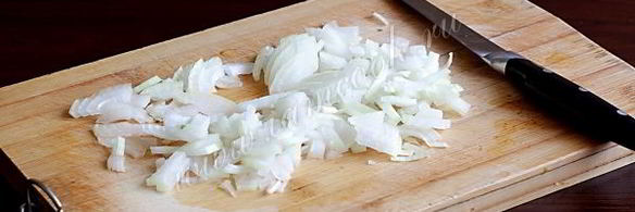 гречневая каша с луком и помидорами