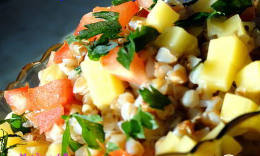 Рецепт гречневой каши с сырома и помидорами