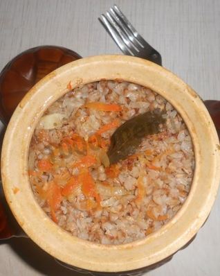 Гречневая каша в горшочке в духовке с мясом