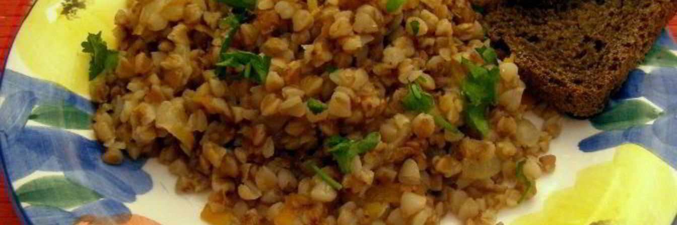 Тушеная гречка