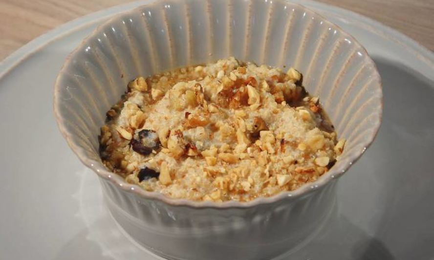 Рецепт каши из киноа с орехами и сухофруктами