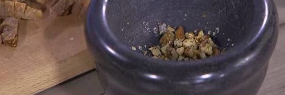 каша из киноа с орехами и сухофруктами