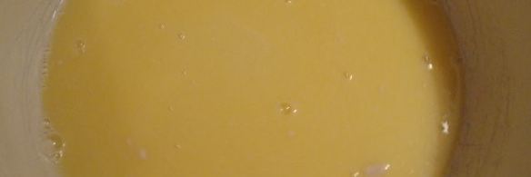 булочки-ссобойки с вишней и апельсиновым сиропом