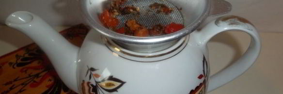 чай из плодов шиповника с мелиссой