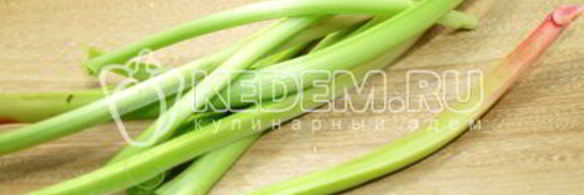 холодный чай с ревенем