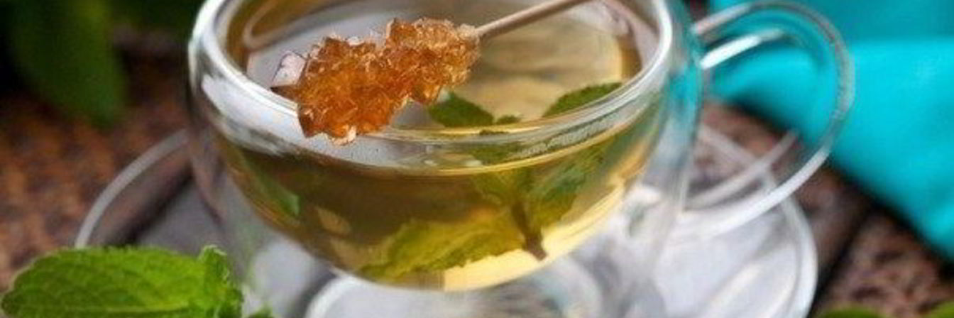 Зеленый чай с корицей и мятой