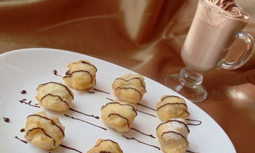 Рецепт французских пышек с шоколадно-апельсиновым напитком