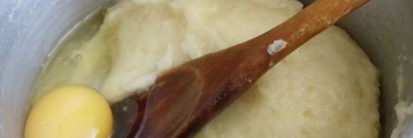 французские пышки с шоколадно-апельсиновым напитком