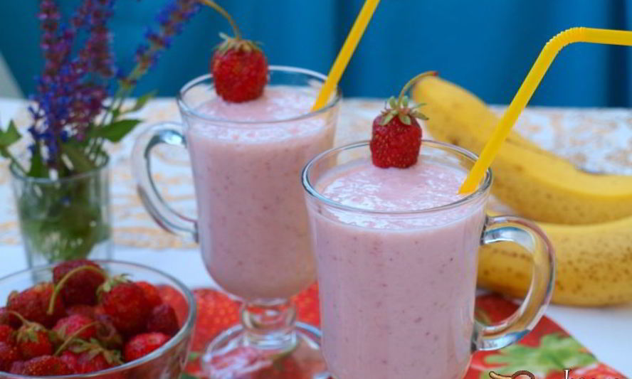 Рецепт клубнично-бананового коктейль