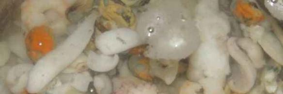 коктейль морской в сметане с зеленью