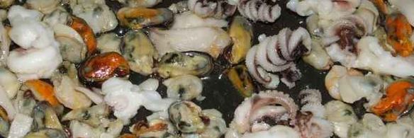 коктейль морской в сметане с зеленью