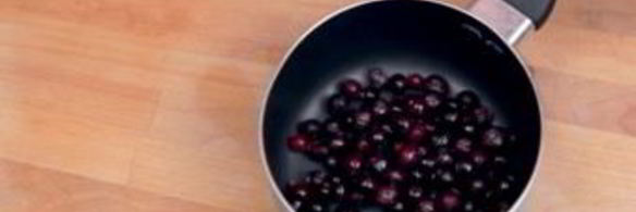 панна котта с ягодным сиропом