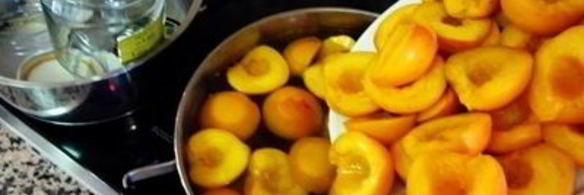 персики в сиропе