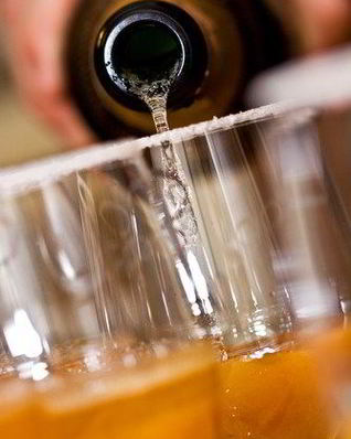 Персиковый коктейль с шампанским