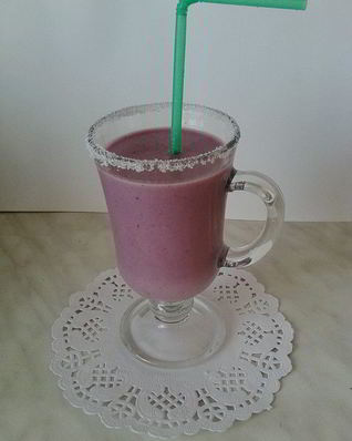 Бананово-черничный смузи