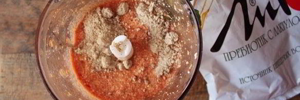 белковый смузи с томатами и хрустящими отрубями