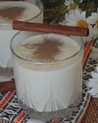 Грушево-имбирный смузи с корицей