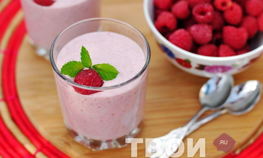 Рецепт малинова-бананового смузи с овсяными хлопьями
