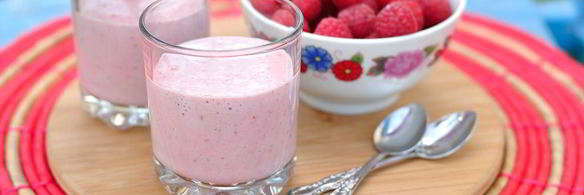 малиново-банановый смузи с овсяными хлопьями