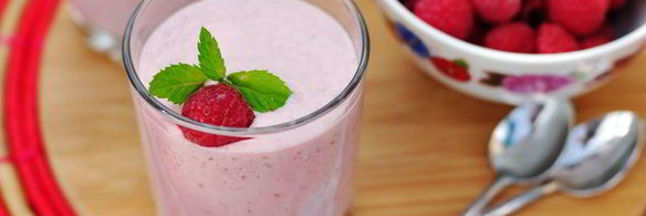 малиново-банановый смузи с овсяными хлопьями