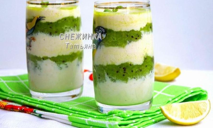 Рецепт слоеного бананового смузи с пюре из киви и лайма