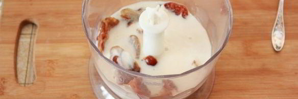 смузи из фиников и овсяного молока