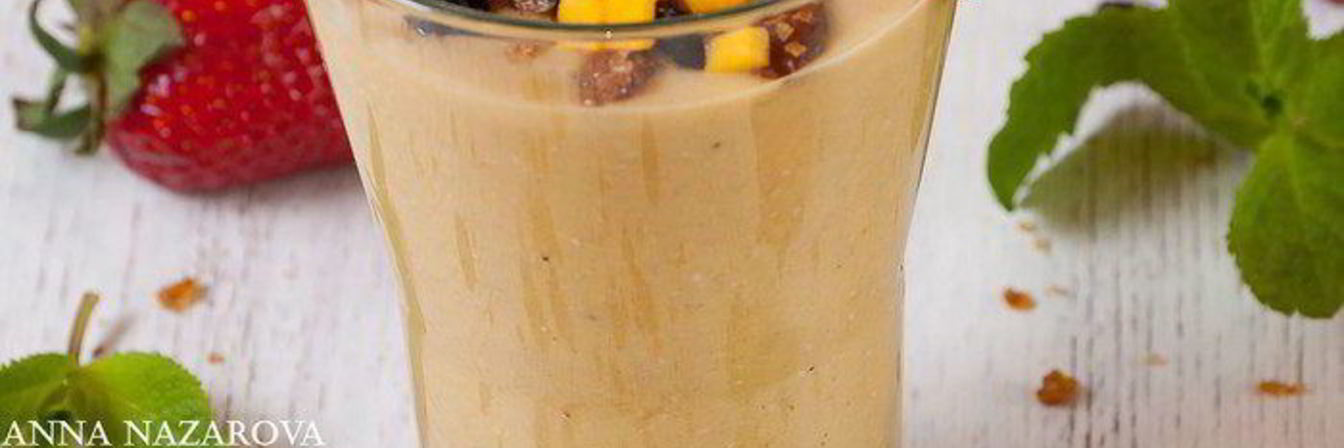 Смузи с бананом и манго