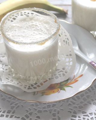 Смузи с бананом и молоком