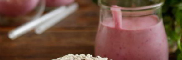 смузи с кокосовым молоком и черной смородиной