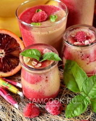 Смузи с малиной и красным апельсином