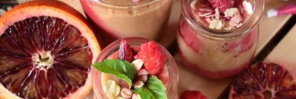 смузи с малиной и красным апельсином