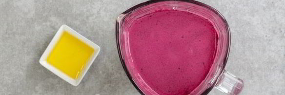 смузи с творогом, бананом и смородиной